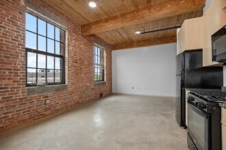 88 Gerrish Ave, Unit 204 in Chelsea, MA - Building Photo - Building Photo