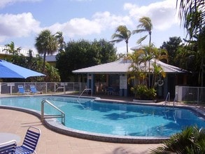 Kendall House Apartments in Miami, FL - Foto de edificio - Building Photo