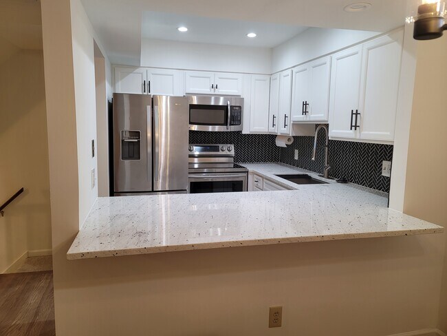 property at 5712 Chapman Mill Dr