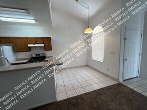 6338 S Colonial Way in Tempe, AZ - Building Photo - Building Photo
