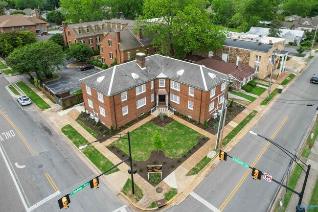 401 Clinton Ave E in Huntsville, AL - Building Photo - Building Photo