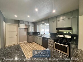 3220 Parkside Dr in San Bernardino, CA - Building Photo - Building Photo