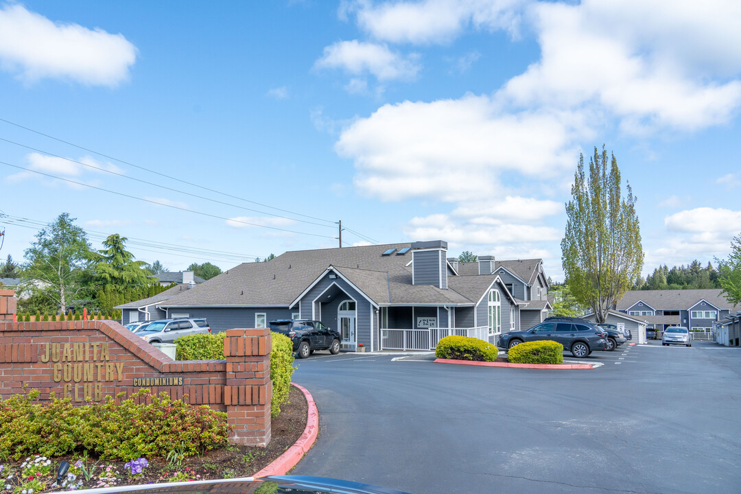 Juanita Country Club Condominium in Kirkland, WA - Foto de edificio