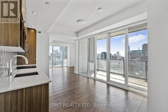 89-2489 McGill St in Toronto, ON - Building Photo - Building Photo