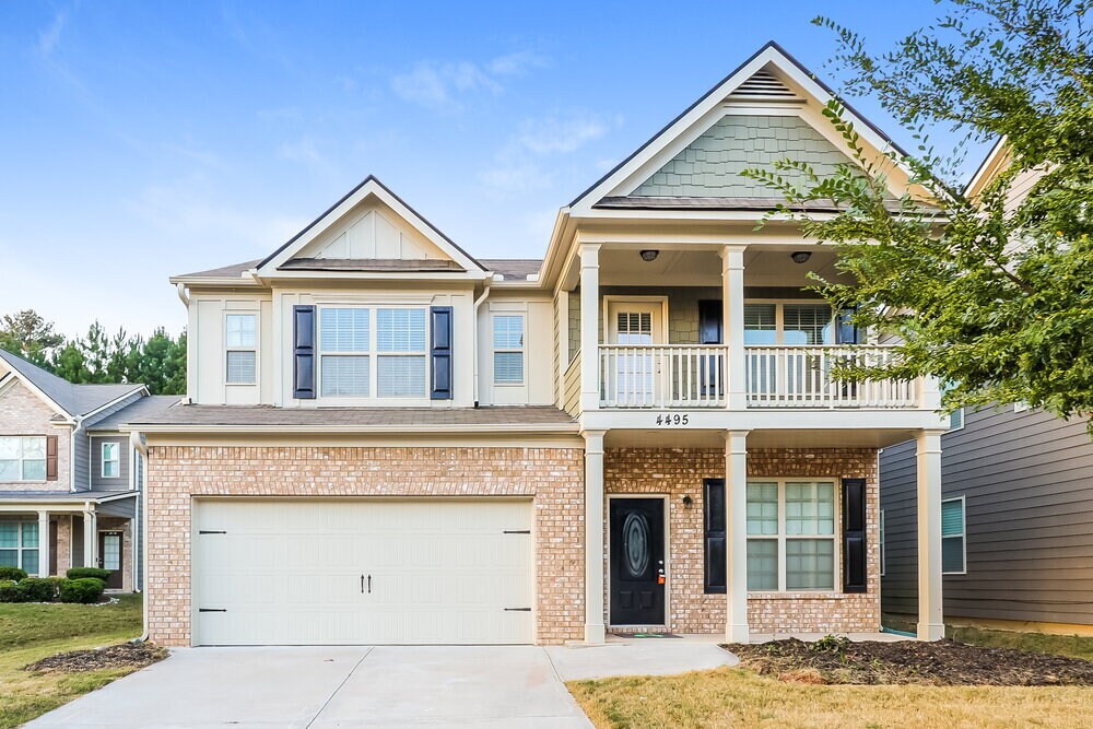 4495 Favored Way in Union City, GA - Foto de edificio