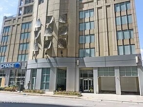 600 N Dearborn St, Unit #1806 in Chicago, IL - Building Photo - Building Photo