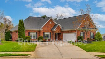 4077 Cosway Ct in High Point, NC - Building Photo