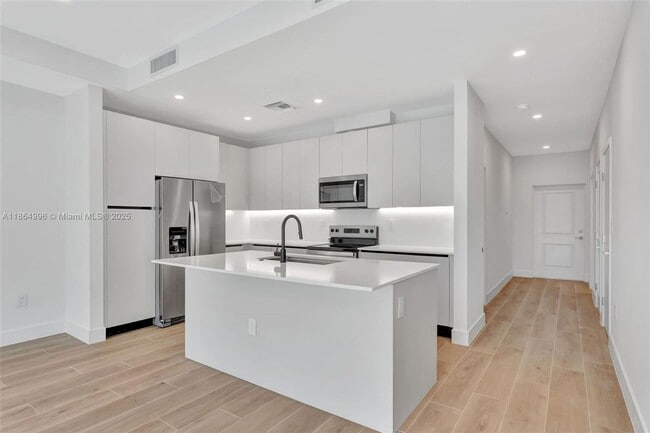 1563 NW 94th Ave in Coral Springs, FL - Building Photo - Building Photo