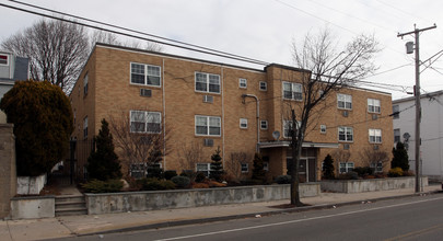 Chelsea Street Apartments in Everett, MA - Building Photo - Building Photo