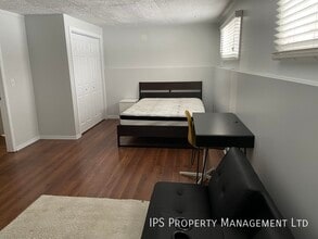 98 Maple Dr in Belleville, ON - Building Photo - Building Photo