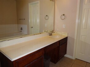 4918 Landward Ln in Houston, TX - Building Photo - Building Photo