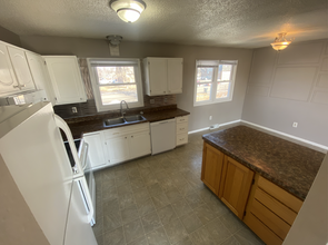 413 7th Ave E in West Fargo, ND - Foto de edificio - Building Photo