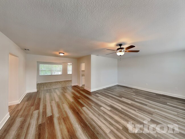 6325 Mosby Pl in Sarasota, FL - Building Photo - Building Photo