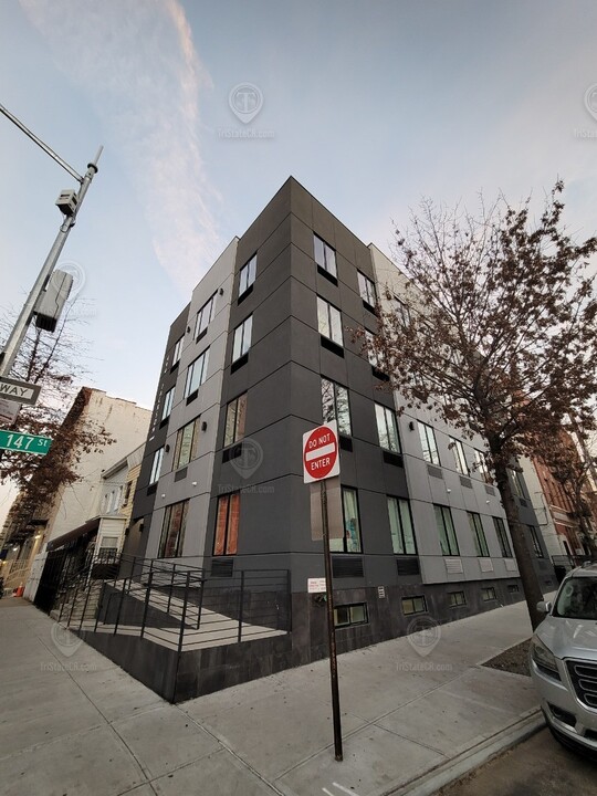 494 Jackson Ave in Bronx, NY - Building Photo