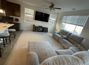 1060 Lyonia Cir in Galt, CA - Building Photo - Building Photo