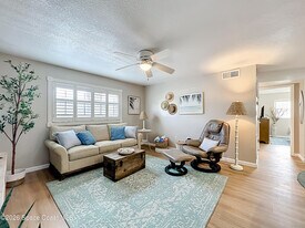 5600 N Banana River Blvd in Cocoa Beach, FL - Building Photo