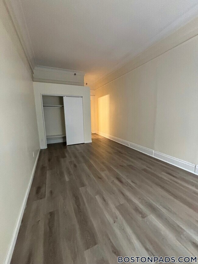 62 Boylston St, Unit 208 in Boston, MA - Building Photo - Building Photo