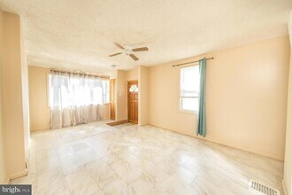 129 Blake Ave, Unit Main Building-219 in Rockledge, PA - Building Photo - Building Photo