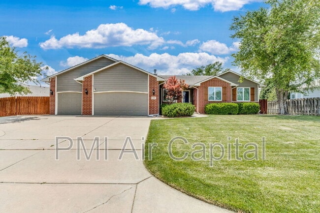 property at 2431 E Eastridge St