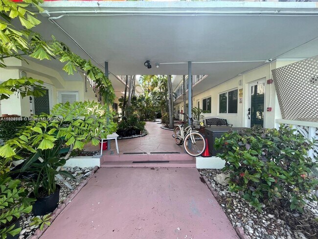 property at 8040 Tatum Waterway Dr