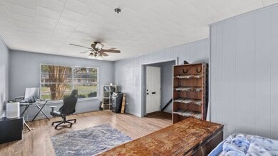 308 SW Johnson St in De Kalb, TX - Building Photo - Building Photo