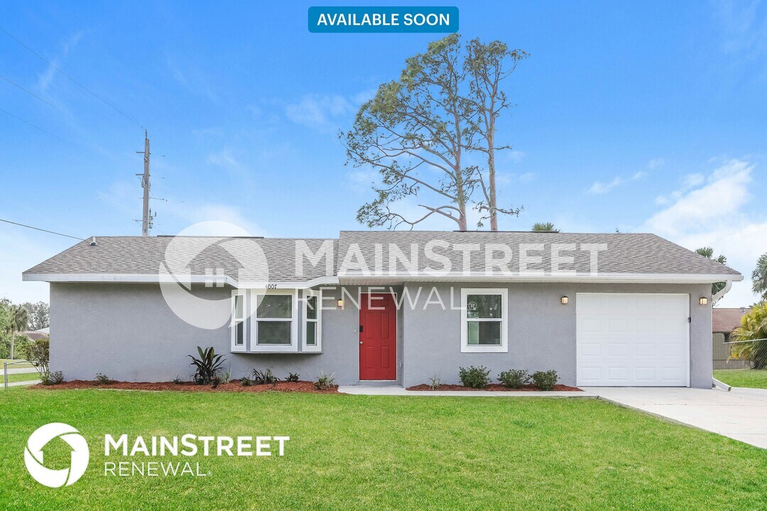 4007 Allure Ln in North Port, FL - Building Photo
