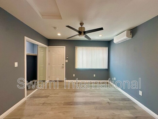 property at 1736 1/2-1718 W 49th St