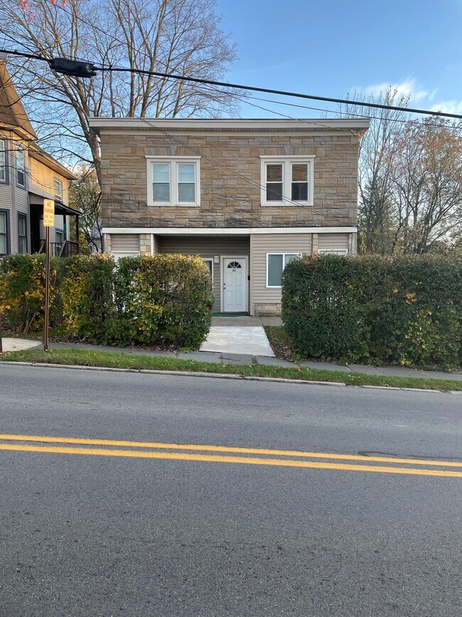 77 Ridgeway St Rentals in East Stroudsburg, PA