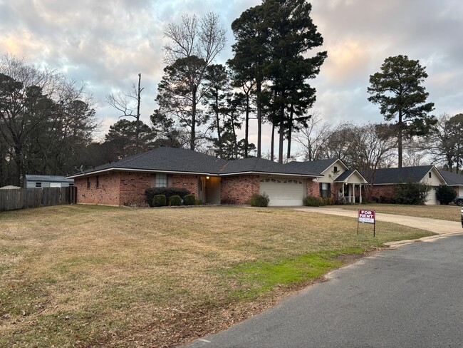 3709 Shadow Bend Dr in Haughton, LA - Building Photo - Building Photo