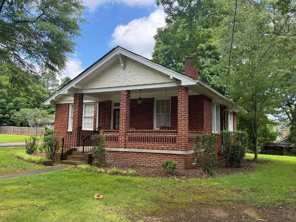 22 B Ave in Gainesville, GA - Building Photo
