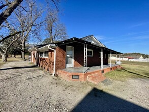 1222 St Anna Rd in Pembroke, NC - Building Photo - Building Photo