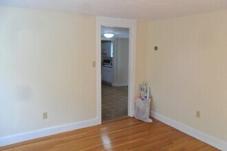 28 Spring St-Unit -3 in Natick, MA - Building Photo - Building Photo