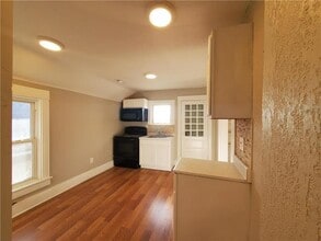 3841 Roberts St in Kansas City, MO - Building Photo - Building Photo