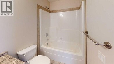 10004-1097A 97A St in Grande Prairie, AB - Building Photo - Building Photo