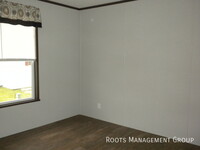 726 Holmes Dr in Bay City, MI - Building Photo - Building Photo