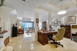 3340 NE 190th St in Miami, FL - Building Photo - Building Photo