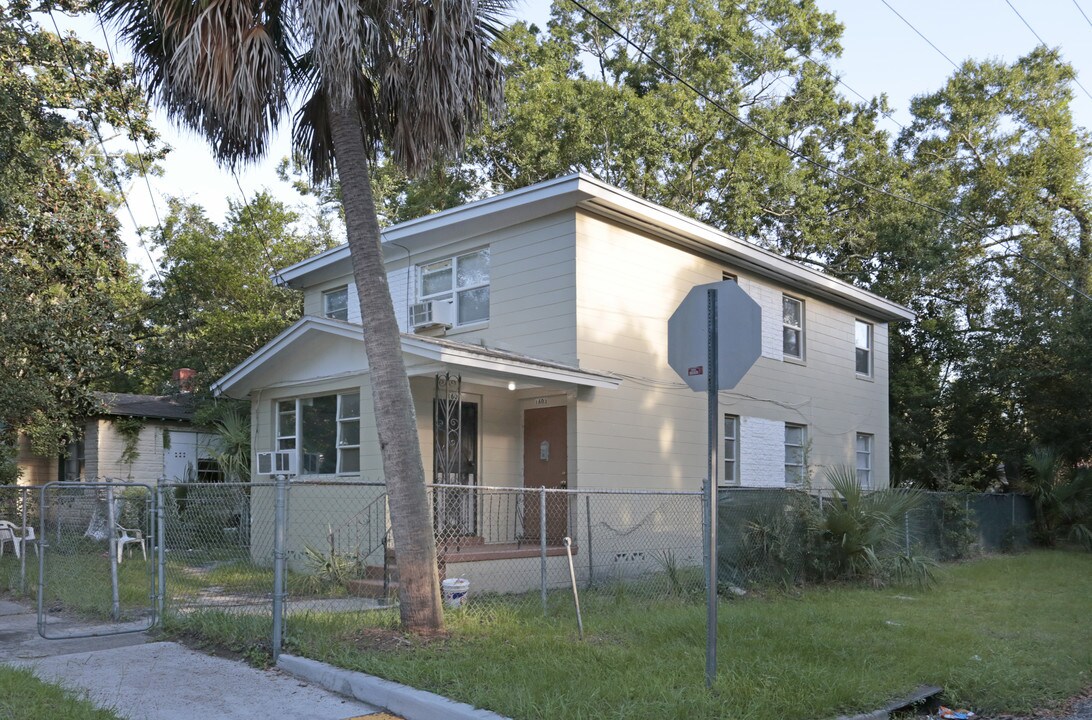 Value Add Duplex in Jacksonville, FL - Foto de edificio