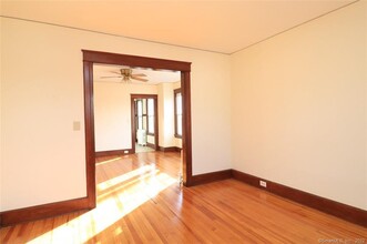 13 Dubois St, Unit 2 in Stamford, CT - Building Photo - Building Photo