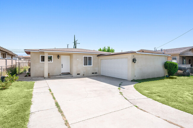 395 S Pennsylvania Ave in San Bernardino, CA - Foto de edificio - Building Photo