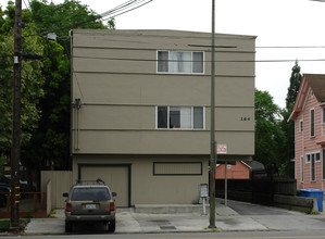 164 E Reed St in San Jose, CA - Foto de edificio - Building Photo