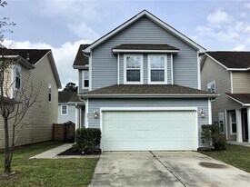 8811 Shadowglen Dr in North Charleston, SC - Building Photo