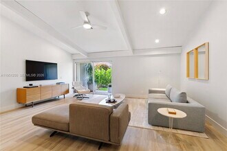 2090 Borealis Way in Weston, FL - Building Photo - Building Photo