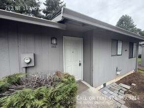 242 NE 143rd Ave in Portland, OR - Building Photo - Building Photo