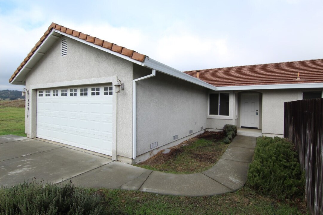 22670 Rio Alto Dr in Cottonwood, CA - Building Photo