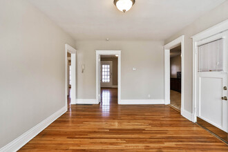 727 Leland Ave, Unit 1 in University City, MO - Building Photo - Building Photo