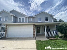 2100 Meadow Chase Ln in Des Moines, IA - Building Photo