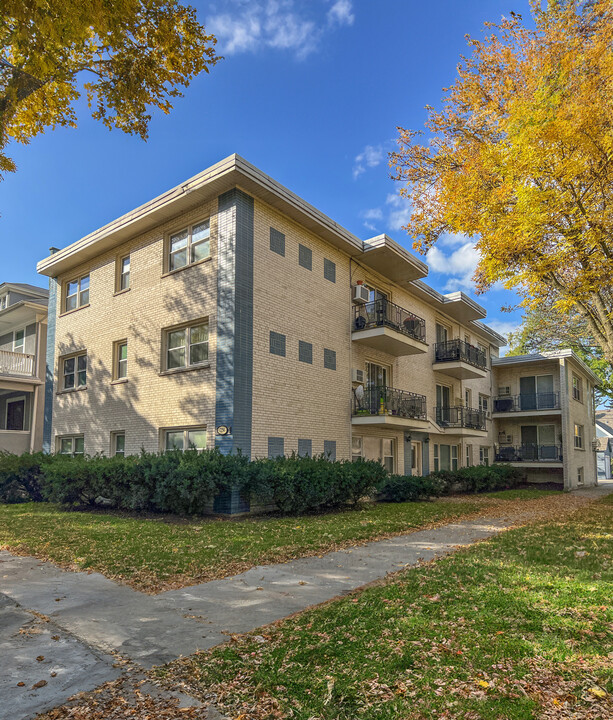 7256 N Bell Ave in Chicago, IL - Building Photo