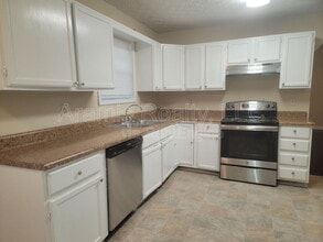4440 Amy Rd in Snellville, GA - Foto de edificio - Building Photo