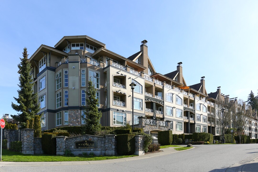 3600 Windcrest Dr in North Vancouver, BC - Building Photo