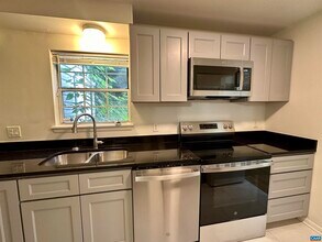 104 Longwood Dr in Charlottesville, VA - Building Photo - Building Photo